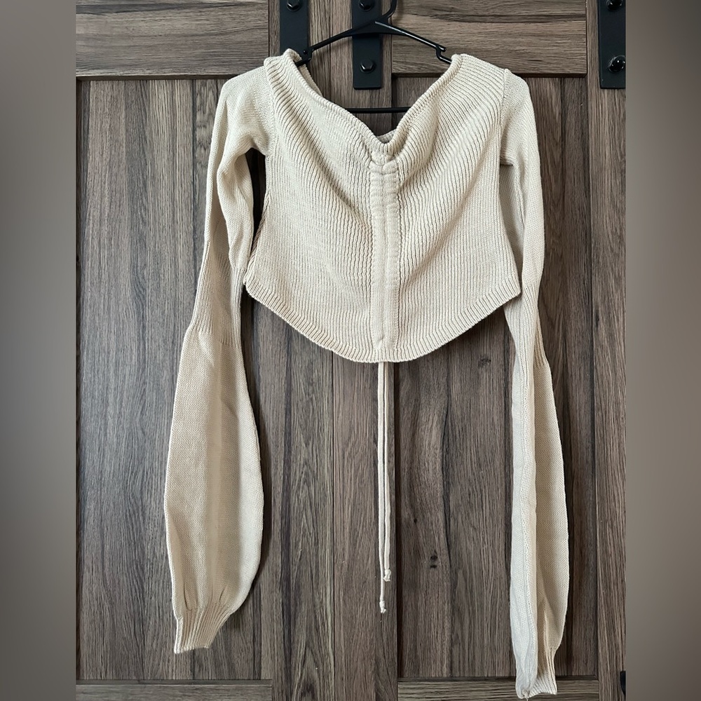 COPY - PRETTY LITTLE THING KNIT EXTREME SLEEVE CROP. SIZE 4. BRAND NEW WITH TAG…